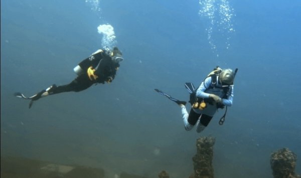 Becky, PADI DiveMaster - DiveMasters, Divemaster | Rainbow Reef Dive Center, Key Largo, Florida Keys image