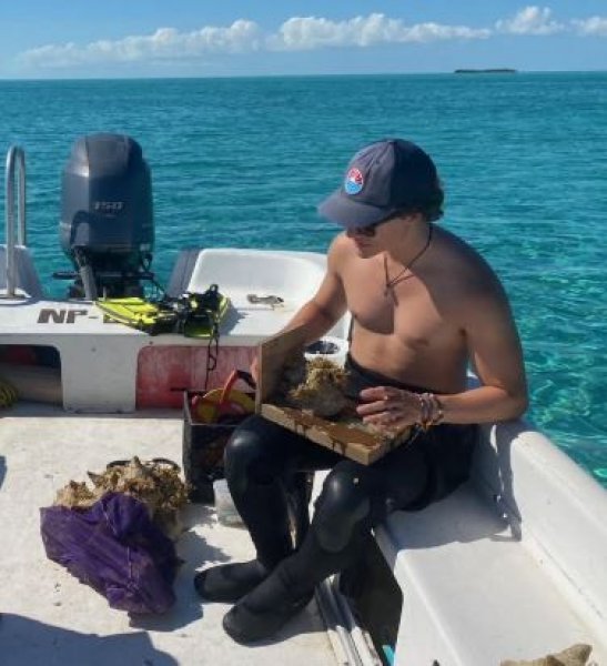 Hayden, PADI Open Water Scuba Instructor - Support Staff, Intern | Rainbow Reef Dive Center, Key Largo, Florida Keys image